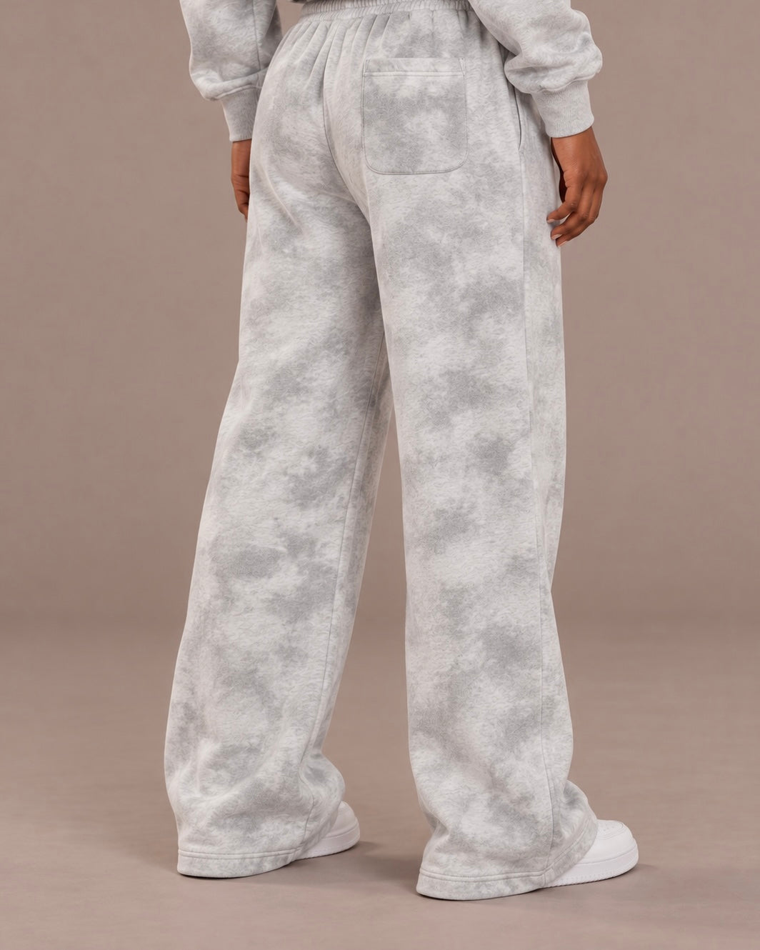 Dirty Washed Fleece Sweatpants – Cloud Grey